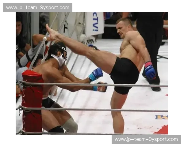 战栗的左腿与永恒的博弈：米尔科vs时代的暴力美学